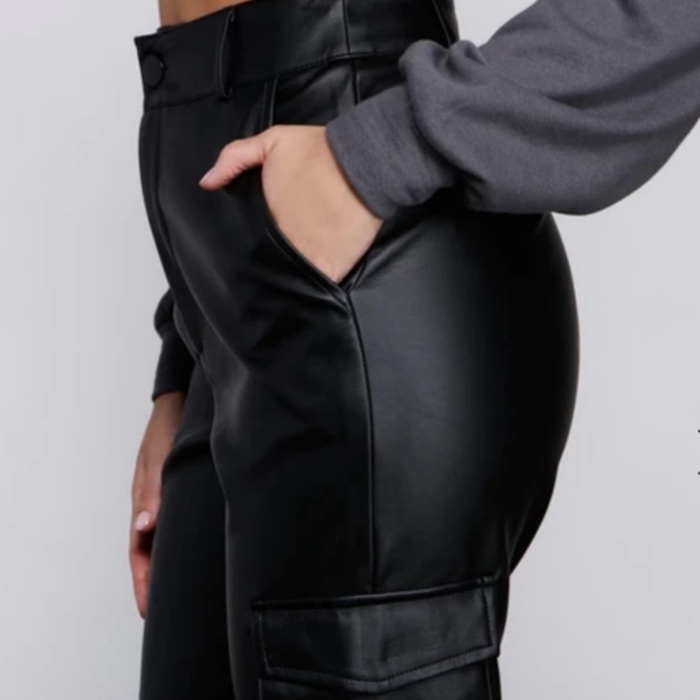 Black leather cargo pants -High waisted leather cargo pants - Picture 3 of 4